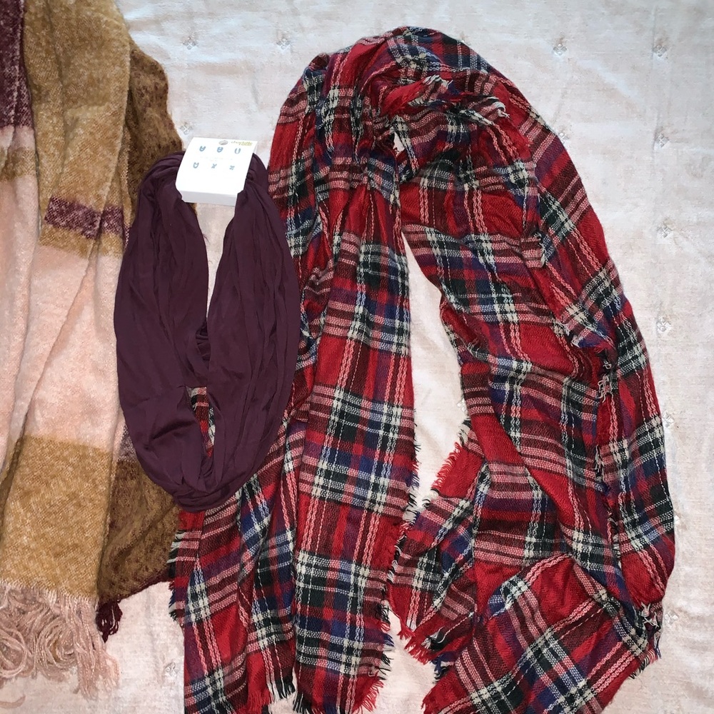 Winter scarf bundle - Picture 3 of 4